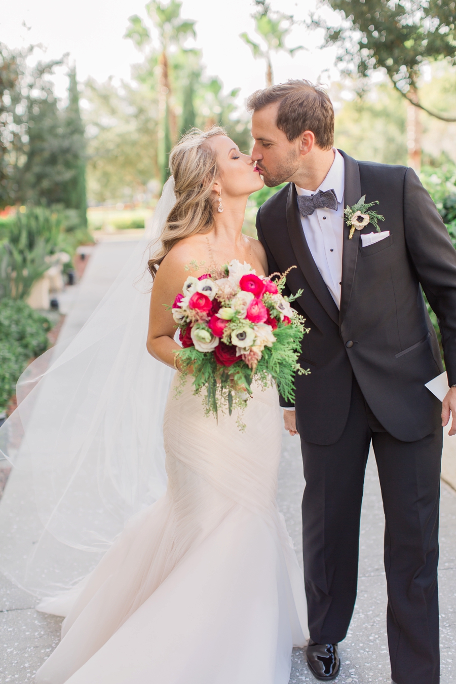 A Red and Gold Orlando Wedding via TheELD.com