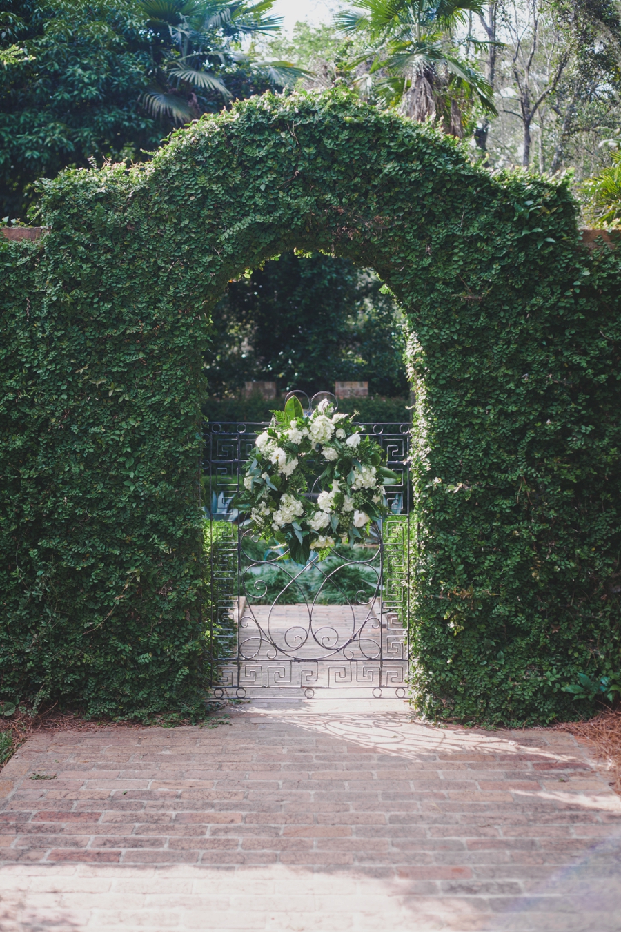 An Elegant Tallahassee Garden Wedding via TheELD.com