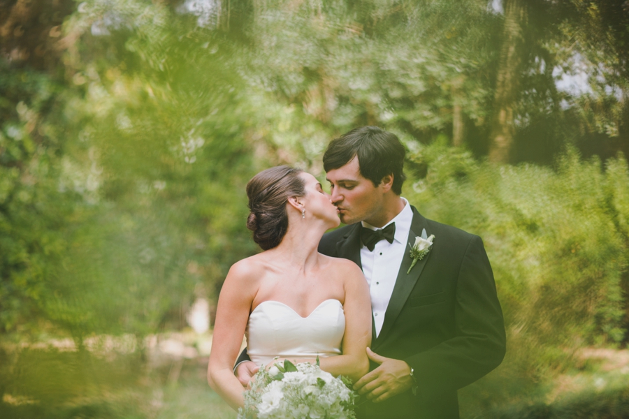 An Elegant Tallahassee Garden Wedding via TheELD.com