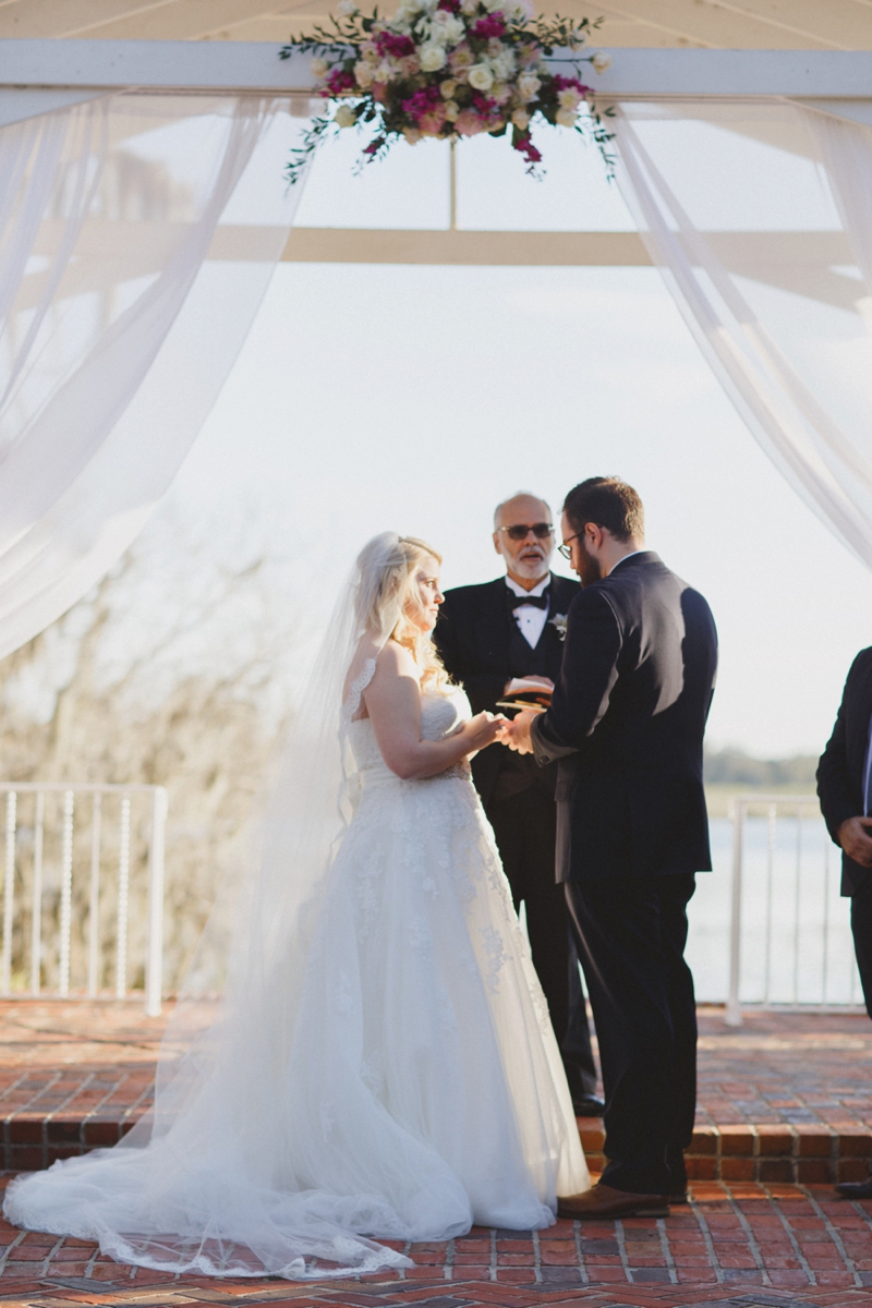 Vintage Modern Florida Estate Wedding via TheELD.com