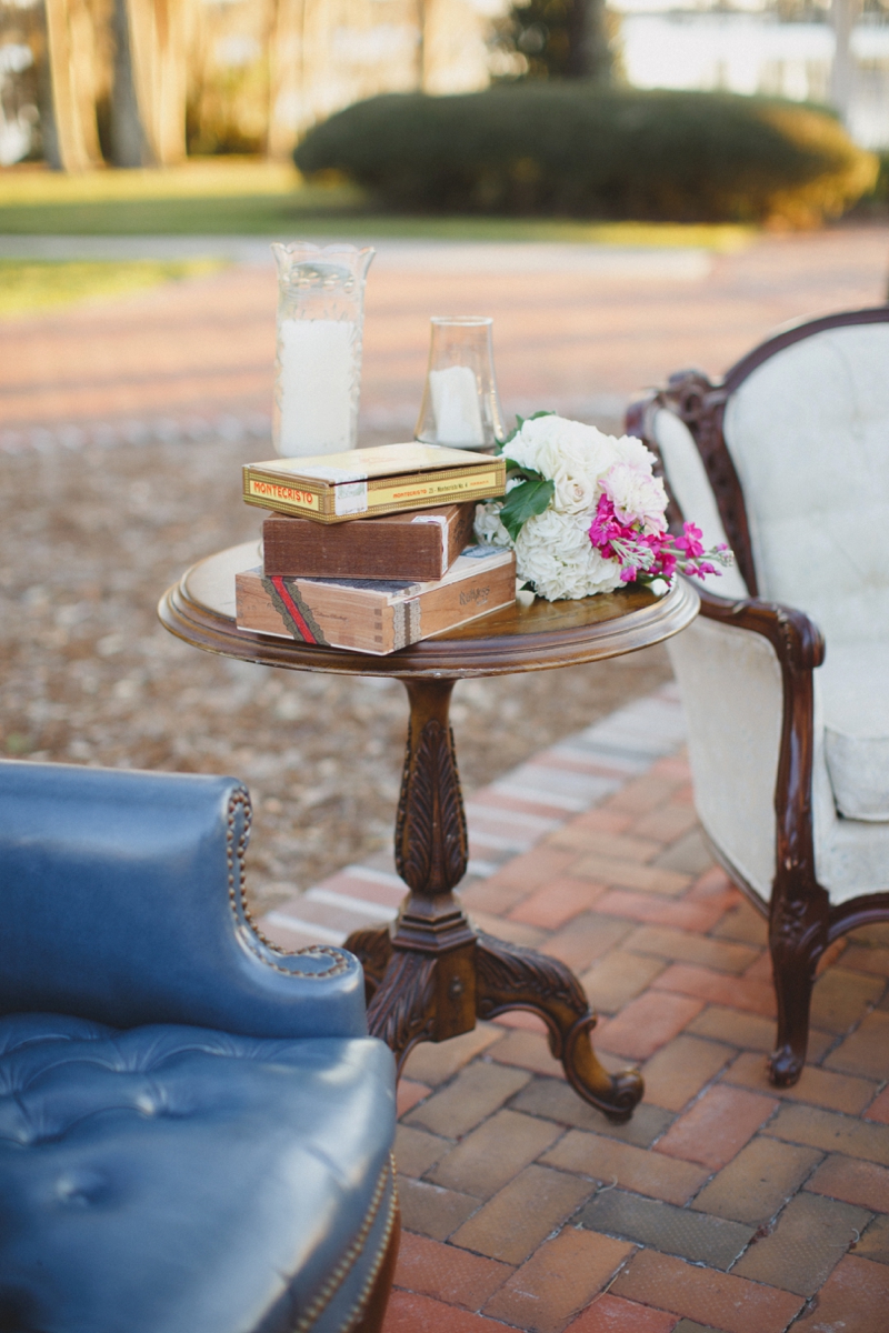 Vintage Modern Florida Estate Wedding via TheELD.com