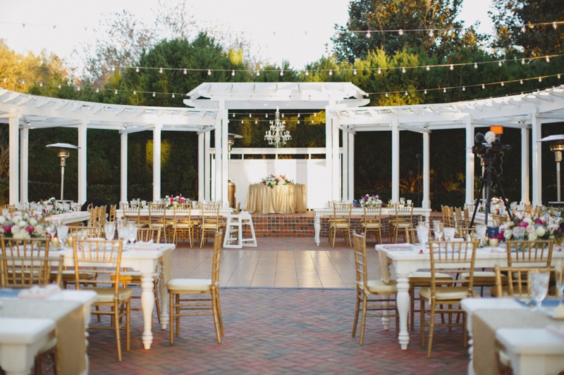 Vintage Modern Florida Estate Wedding via TheELD.com