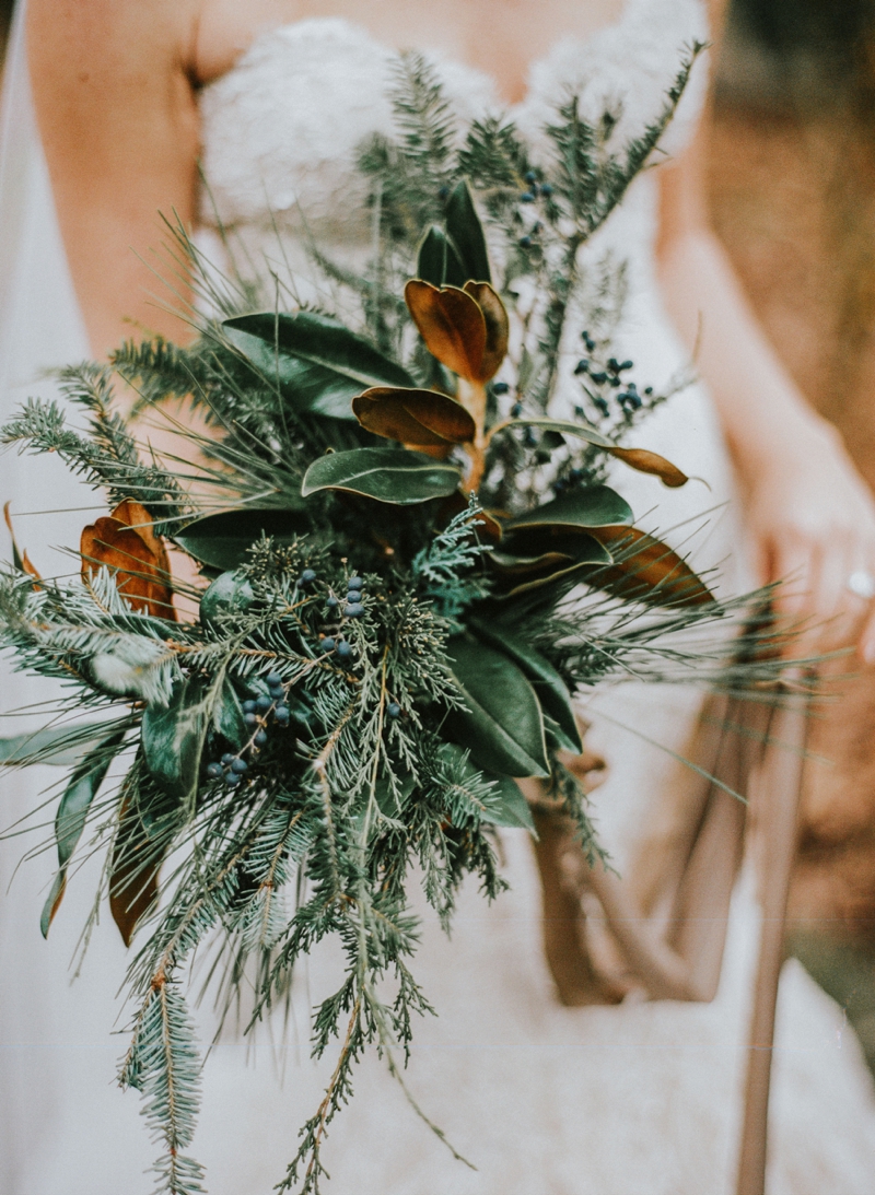 Romantic Red and Green Wedding Inspiration via TheELD.com