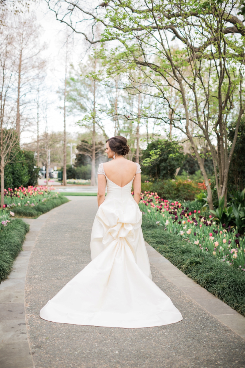 Elegant Pink, Black & Gold Dallas Wedding via TheELD.com