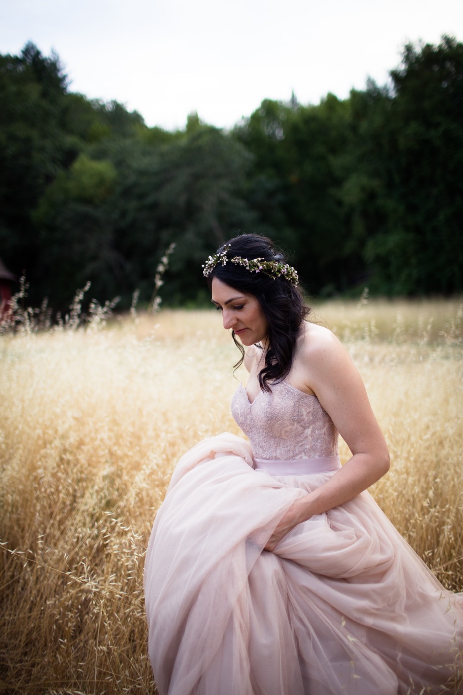 Organic & Romantic Backyard Wedding via TheELD.com