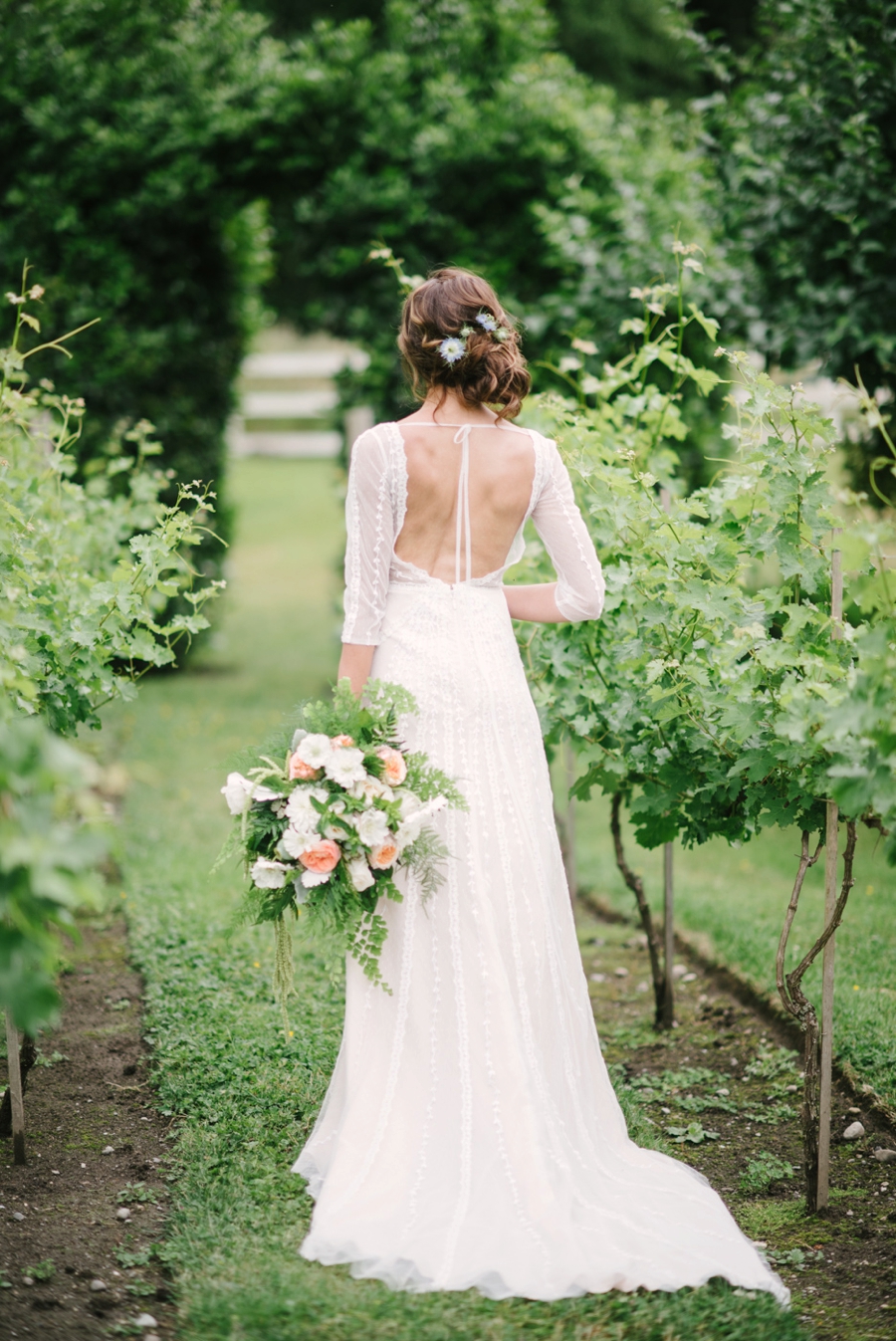 Modern Organic Wedding Inspiration via TheELD.com