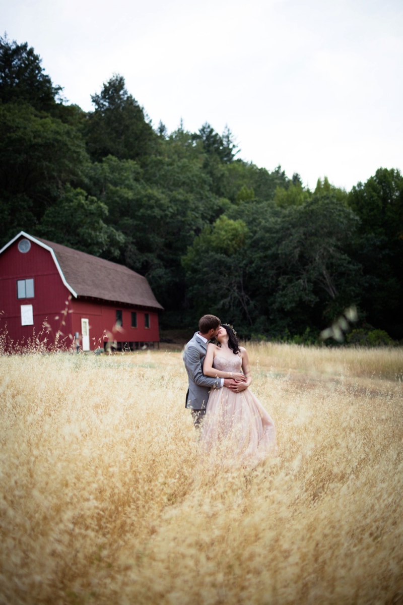 Organic & Romantic Backyard Wedding via TheELD.com