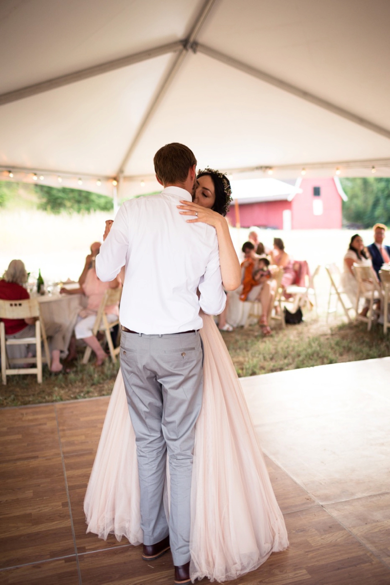 Organic & Romantic Backyard Wedding via TheELD.com