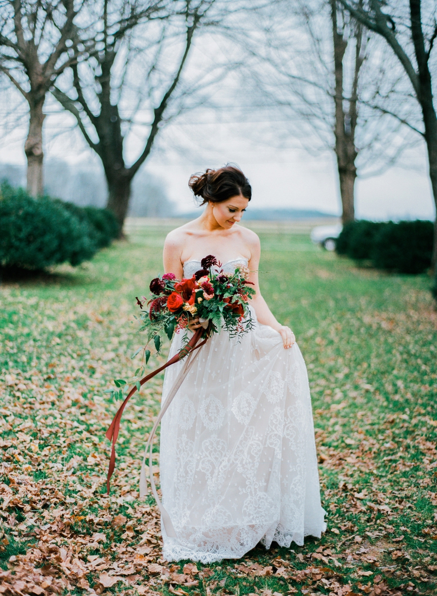 Romantic Red and Green Wedding Inspiration via TheELD.com