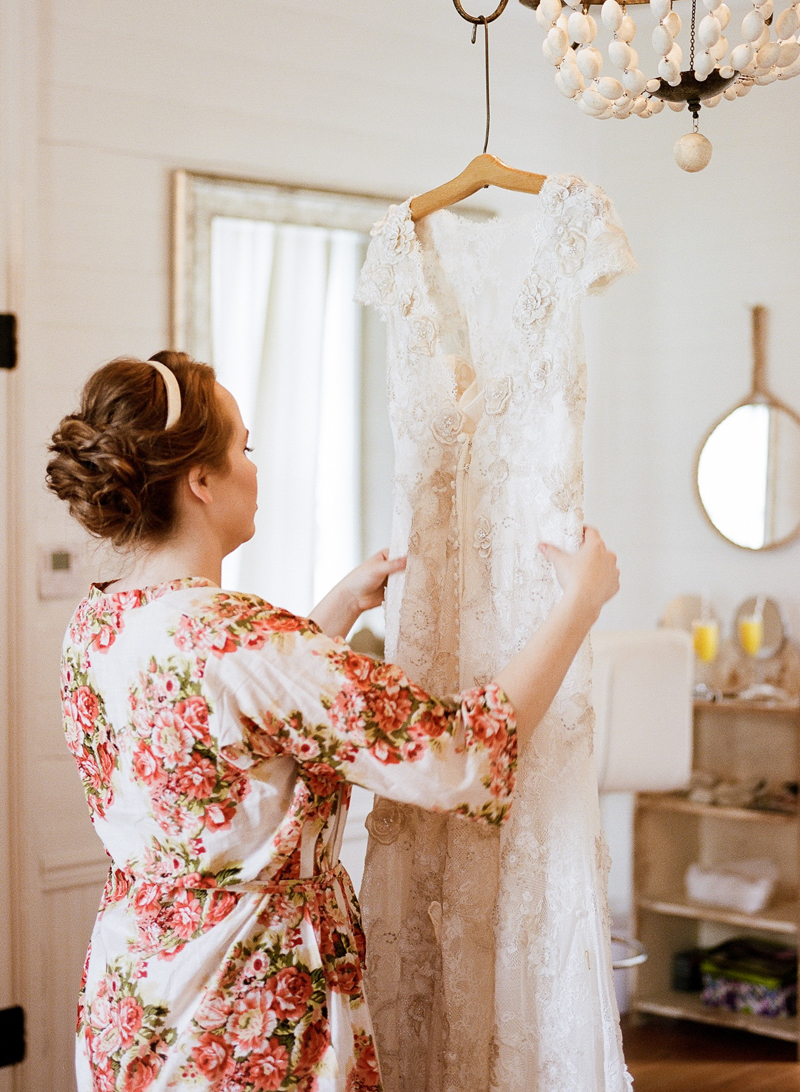 Romantic Whimsical Nashville Barn Wedding via TheELD.com