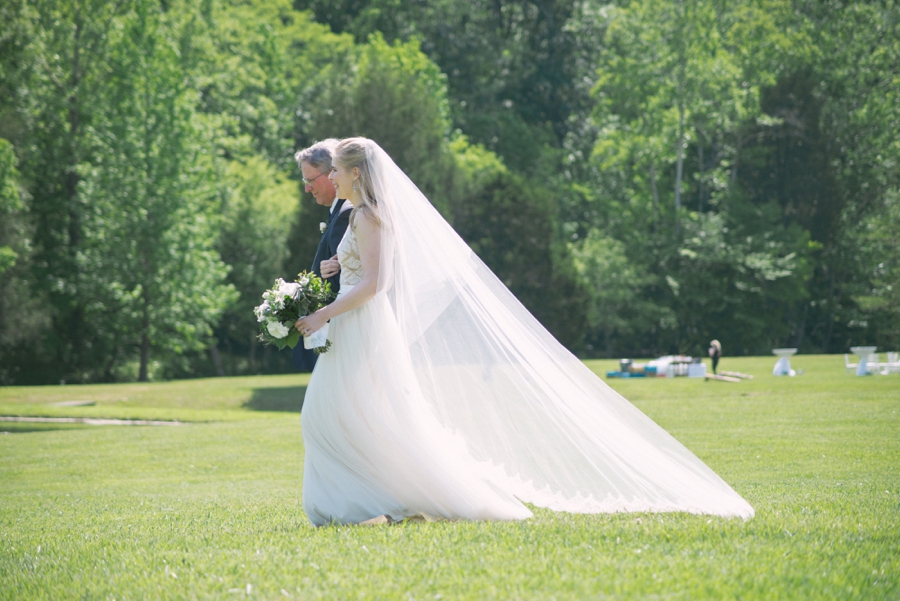 Rustic Elegant Georgia Mountain Wedding via TheELD.com