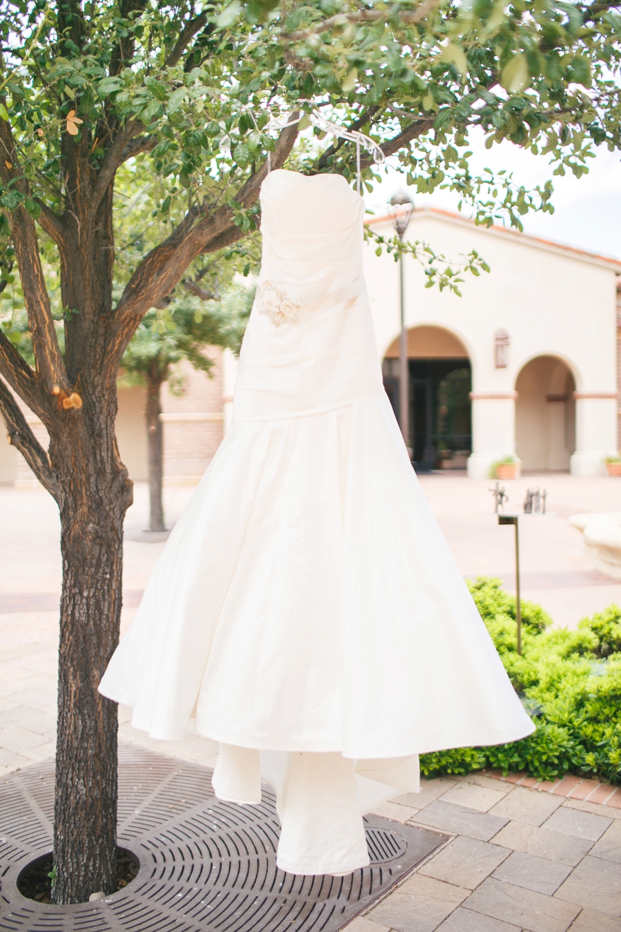 Rustic Whimsical Tucson Wedding via TheELD.com