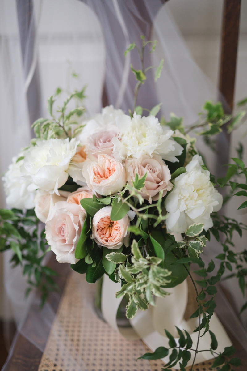 Elegant Blush & White Baltimore Wedding via TheELD.com