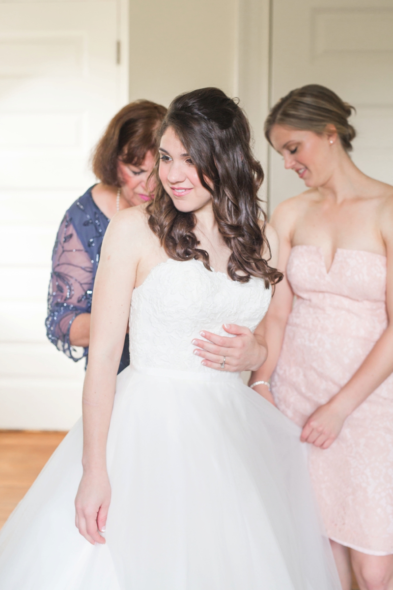 Elegant Blush & White Baltimore Wedding via TheELD.com