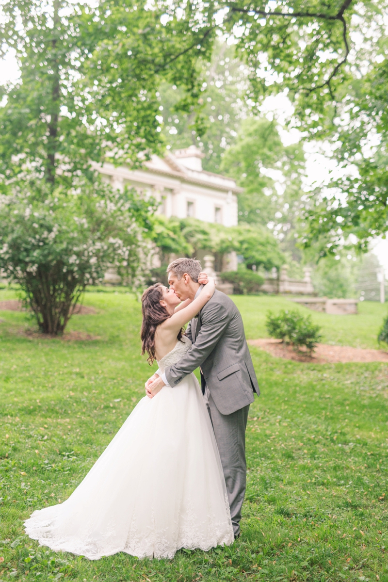 Elegant Blush & White Baltimore Wedding via TheELD.com