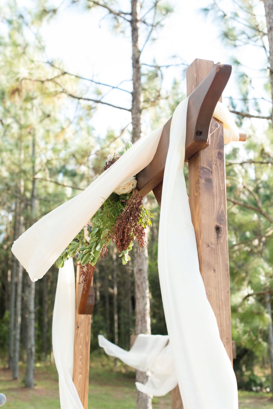 A Navy & Red Rustic Central Florida Wedding via TheELD.com