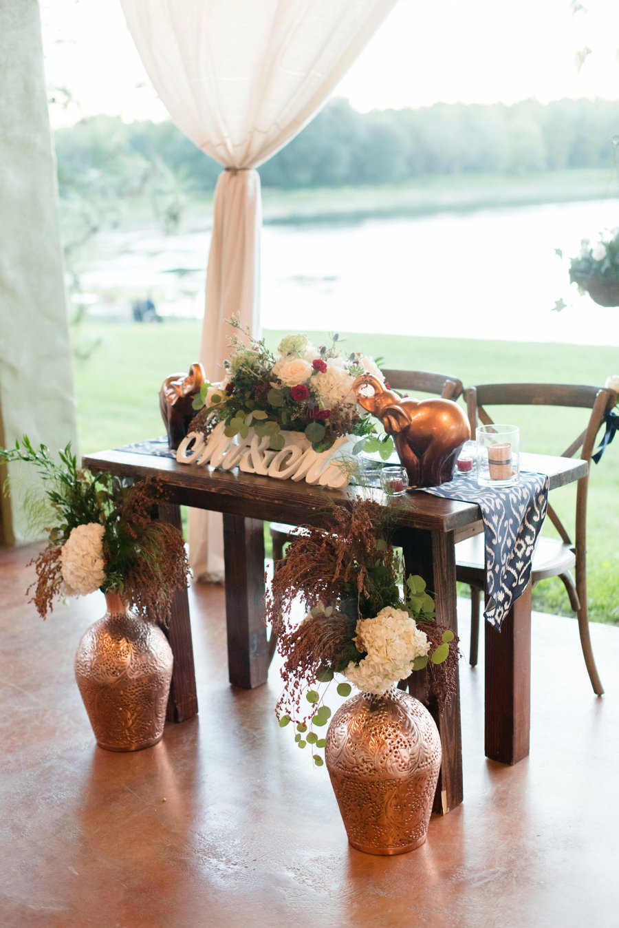 A Navy & Red Rustic Central Florida Wedding via TheELD.com