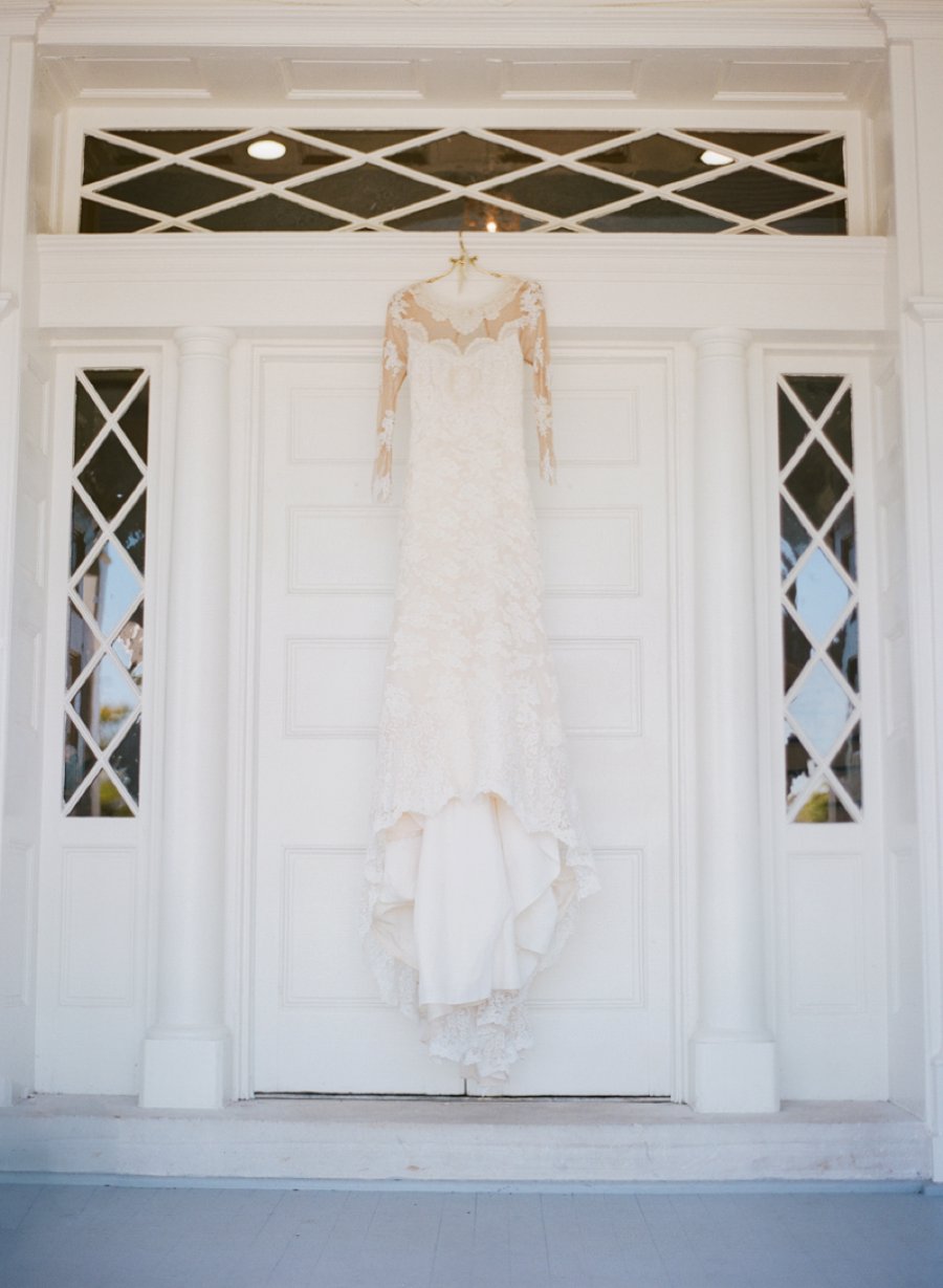 Classic Romantic Blush Nashville Wedding via TheELD.com