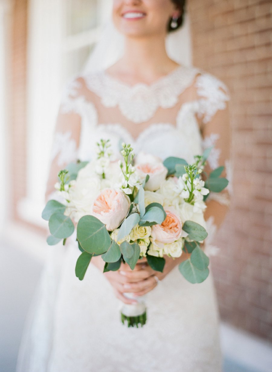 Classic Romantic Blush Nashville Wedding via TheELD.com