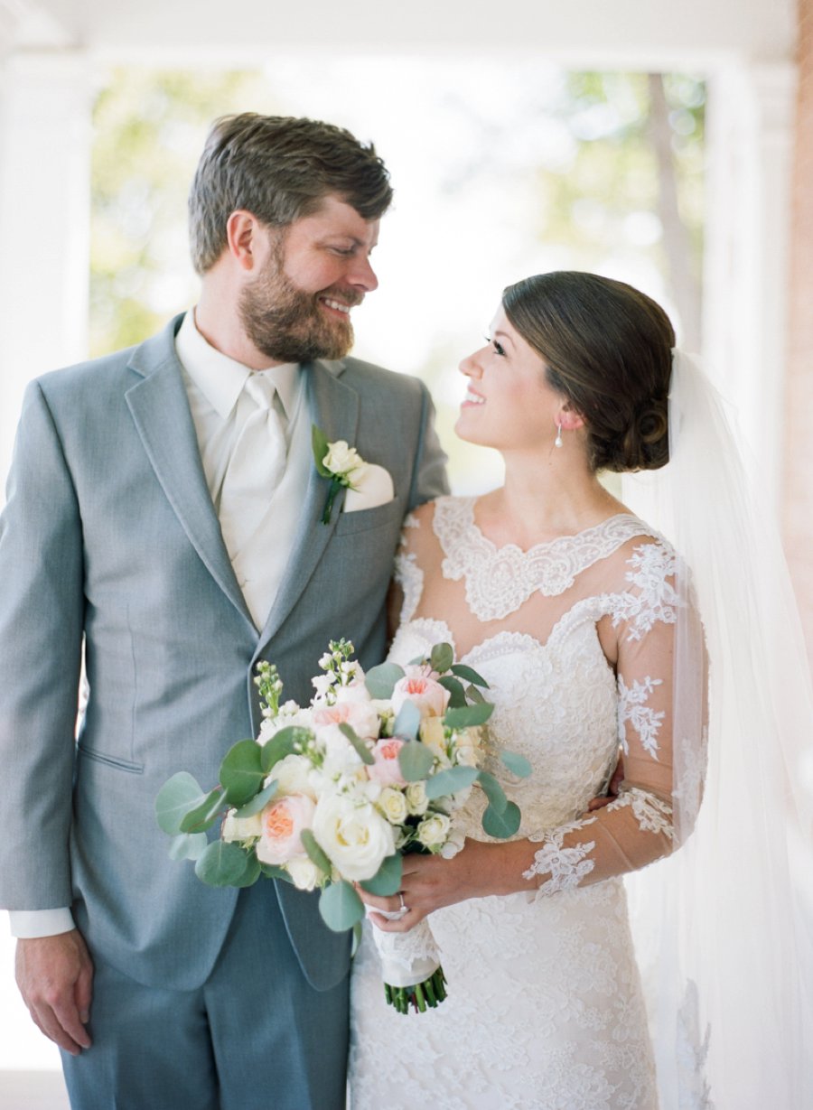 Classic Romantic Blush Nashville Wedding via TheELD.com