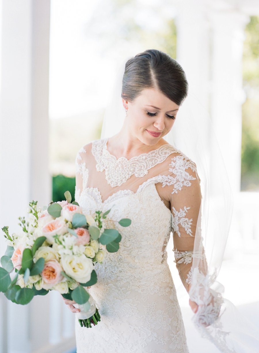 Classic Romantic Blush Nashville Wedding via TheELD.com