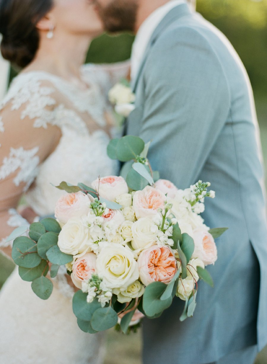 Classic Romantic Blush Nashville Wedding via TheELD.com