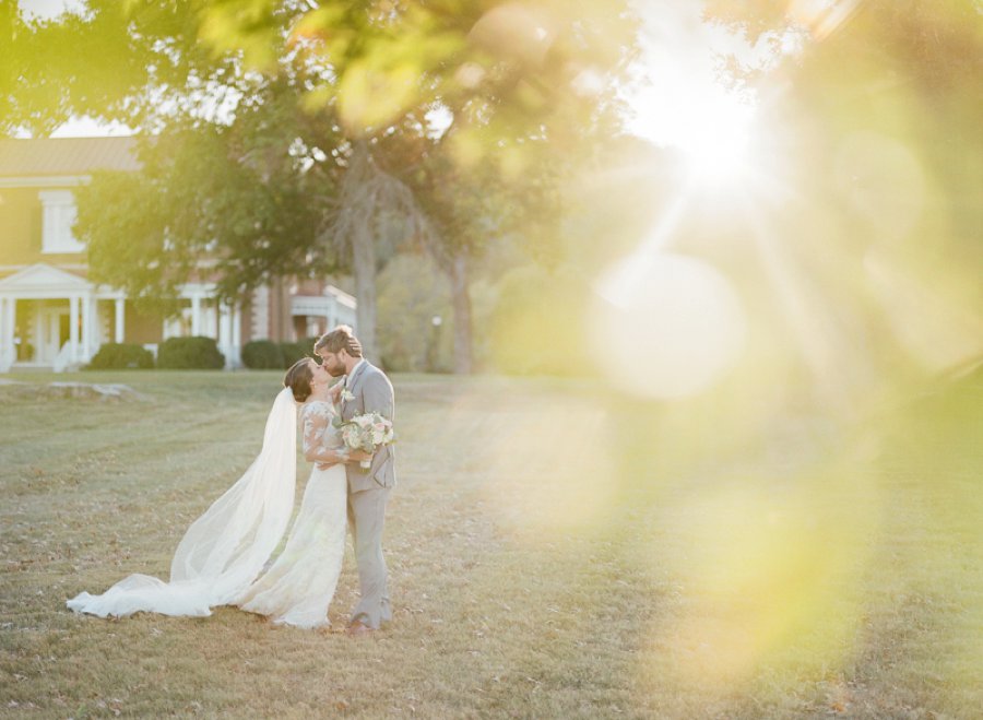 Classic Romantic Blush Nashville Wedding via TheELD.com