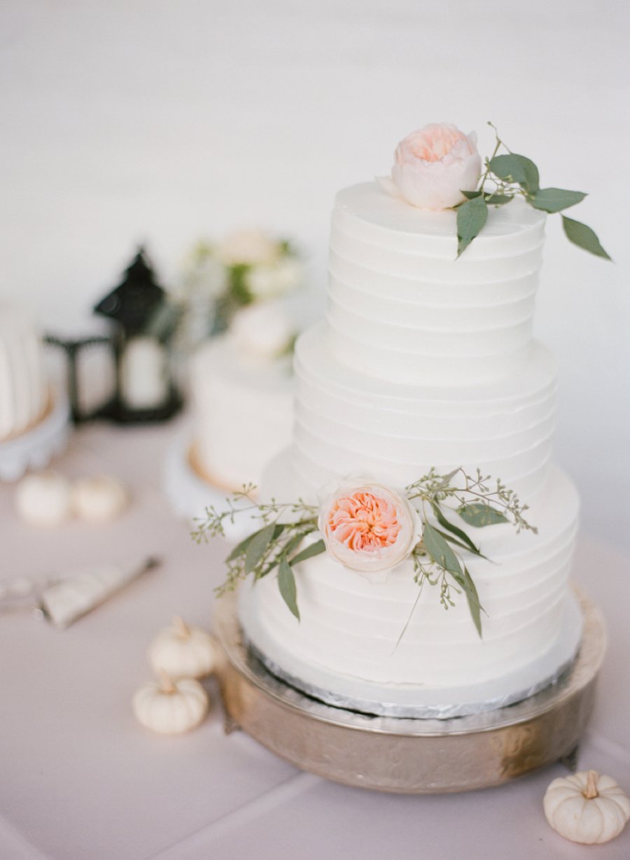 Classic Romantic Blush Nashville Wedding via TheELD.com