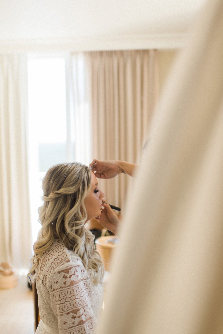 Modern Elegant Blush & Gold Florida Wedding via TheELD.com