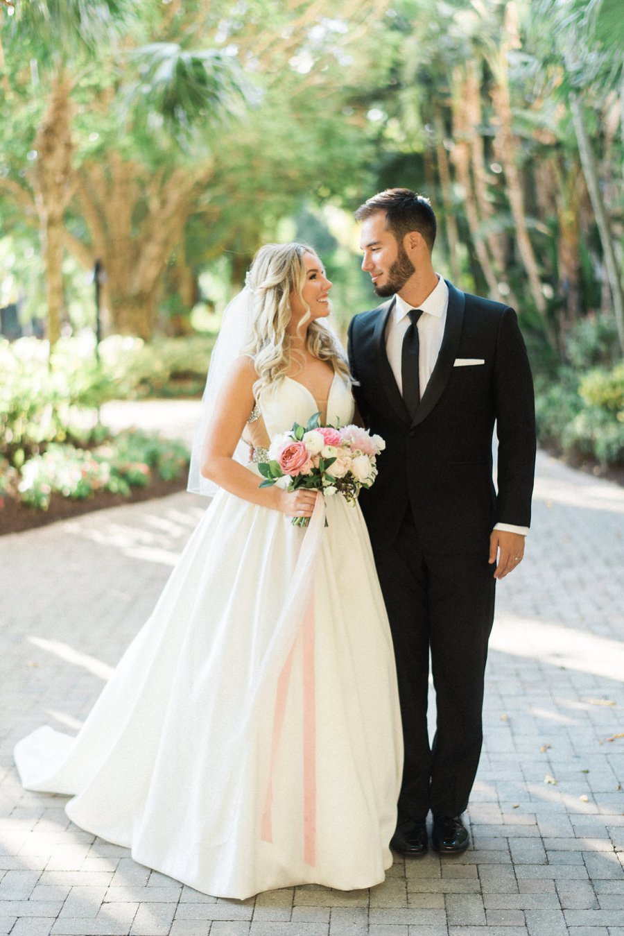 Modern Elegant Blush & Gold Florida Wedding via TheELD.com