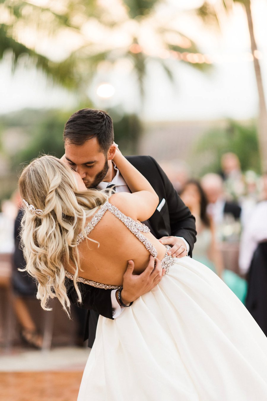 Modern Elegant Blush & Gold Florida Wedding via TheELD.com