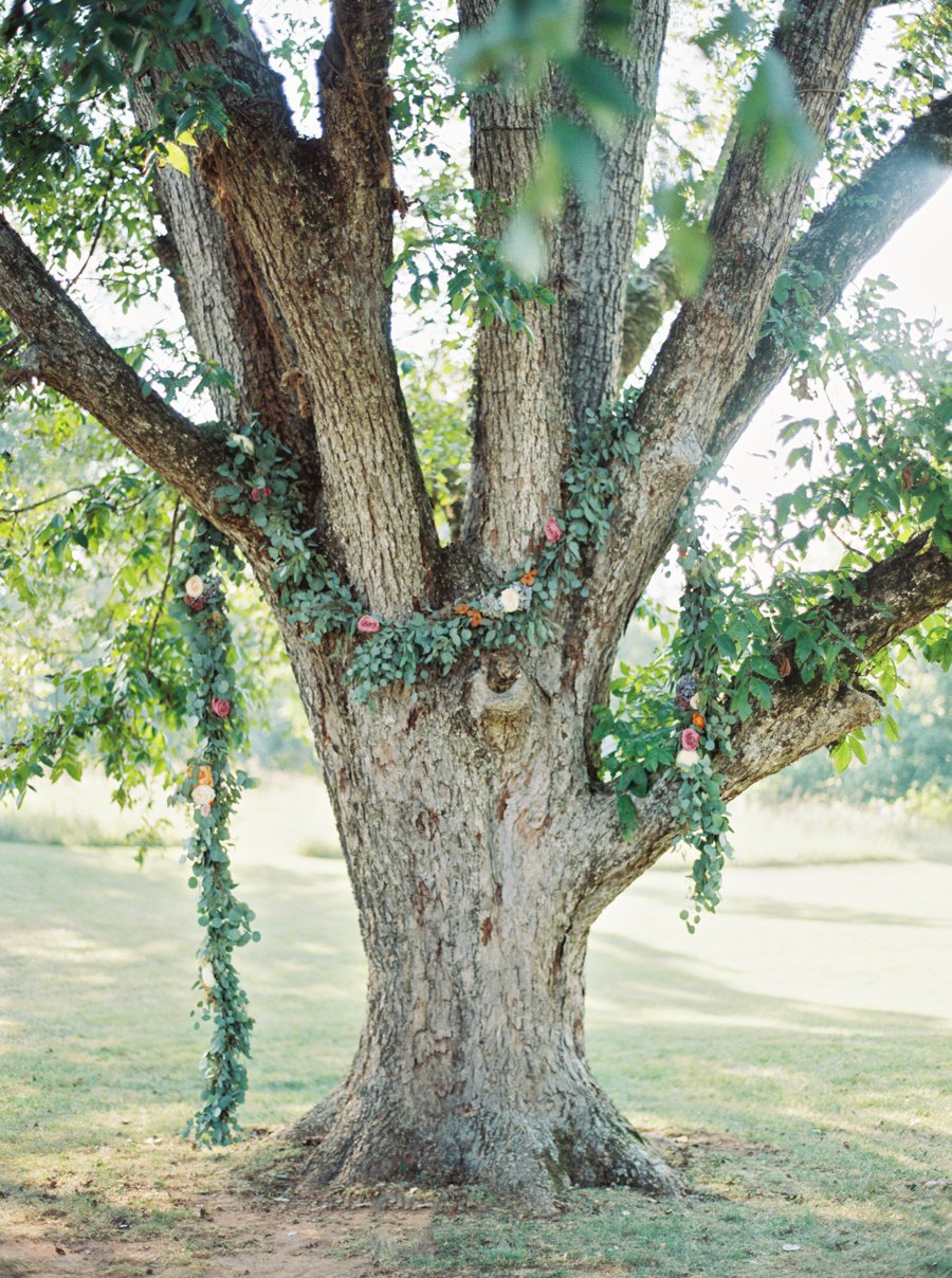 A Colorful Rustic Georgia Vineyard Wedding via TheELD.com