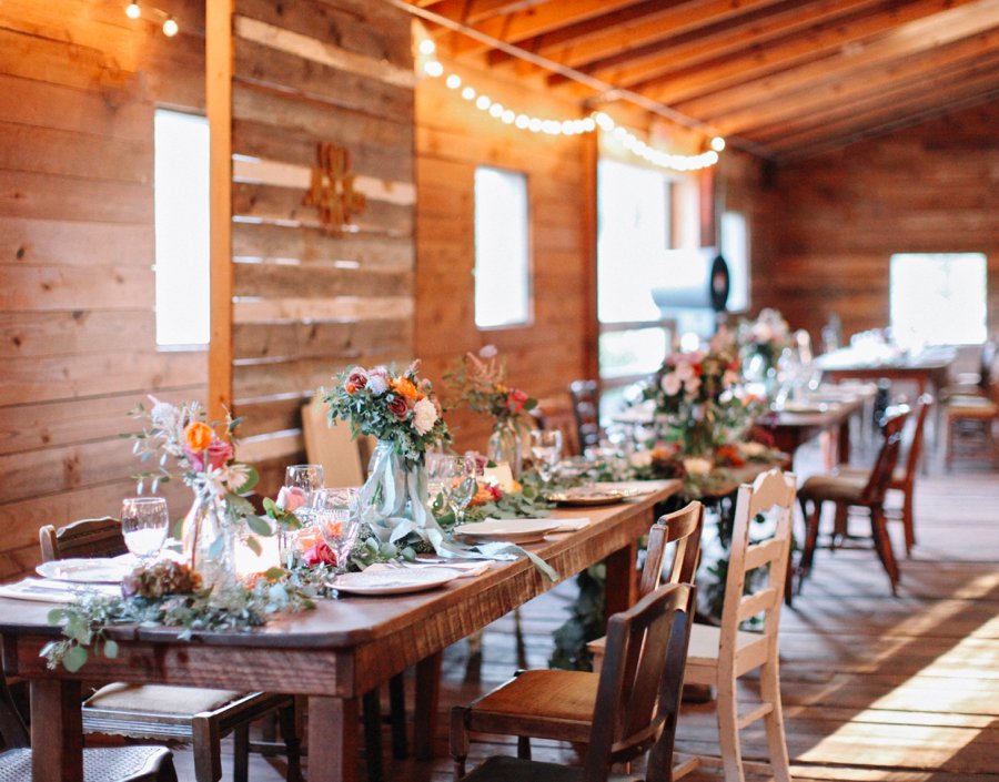 A Colorful Rustic Georgia Vineyard Wedding via TheELD.com