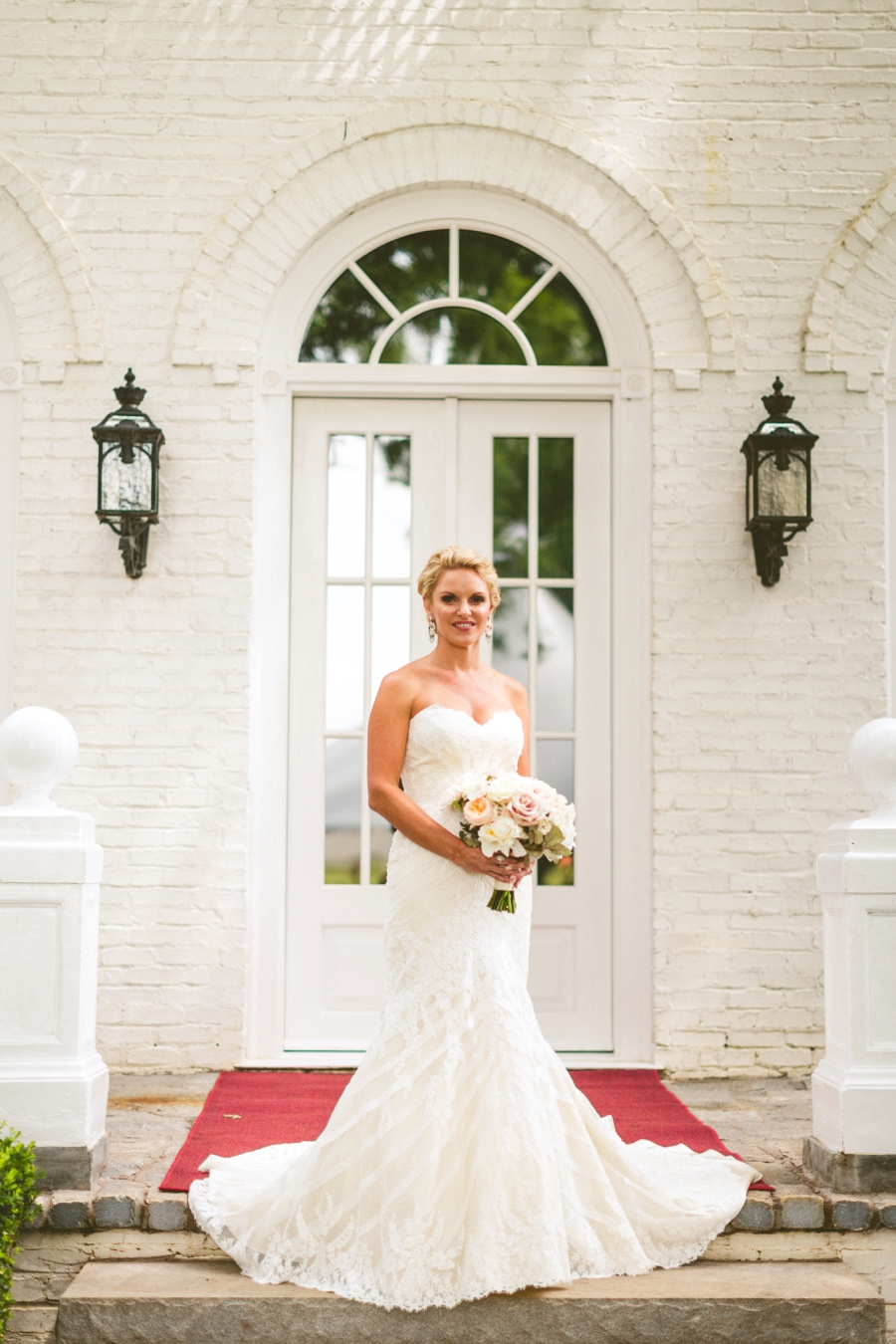 Romantic Pink & White Southern Wedding via TheELD.com