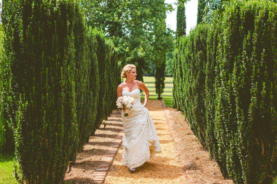 Romantic Pink & White Southern Wedding via TheELD.com