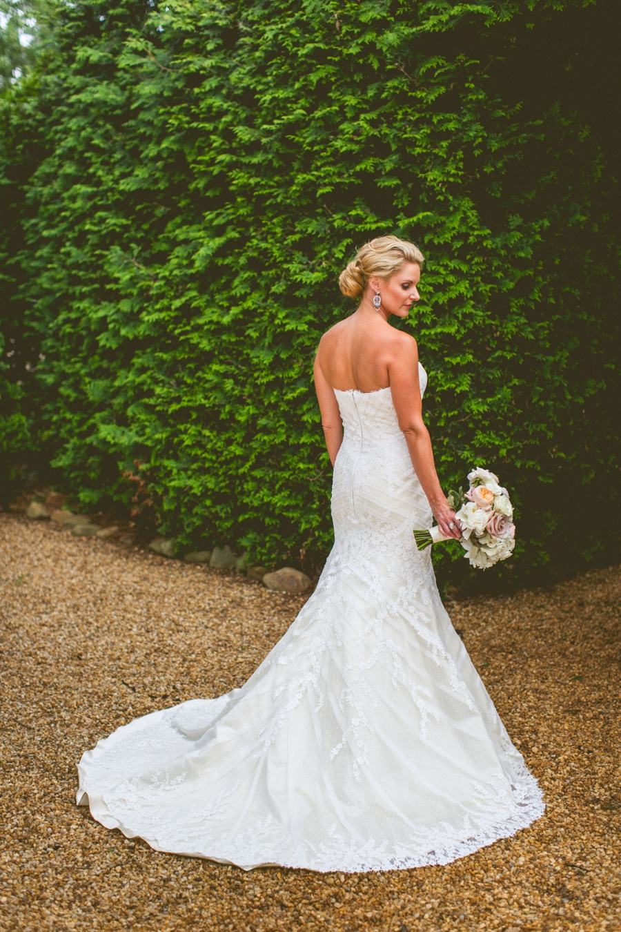 Romantic Pink & White Southern Wedding via TheELD.com