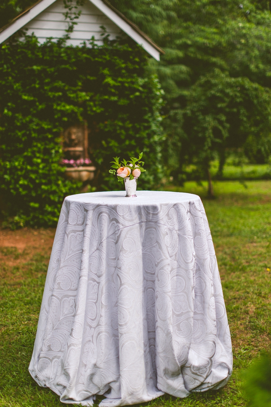 Romantic Pink & White Southern Wedding via TheELD.com