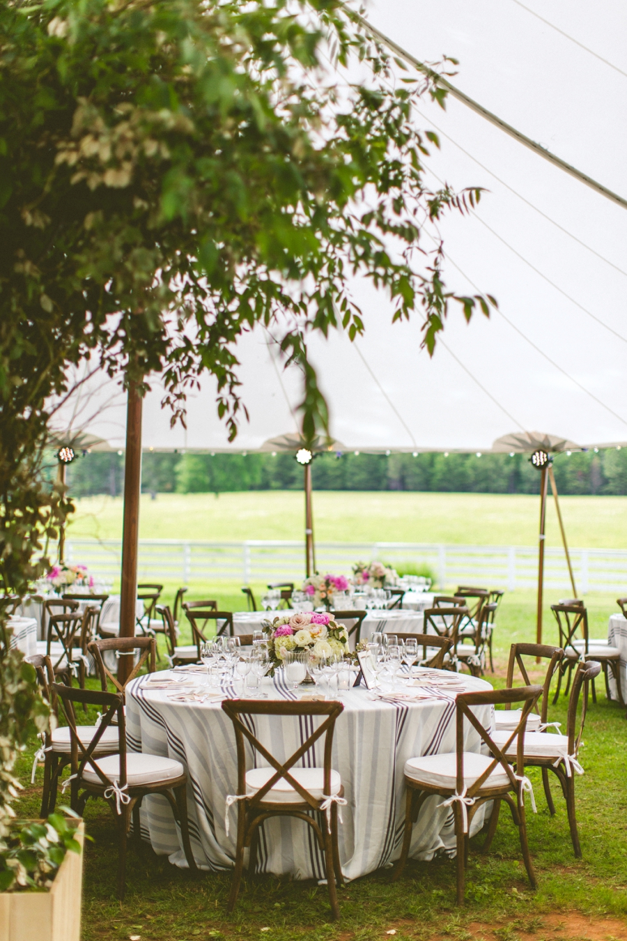 Romantic Pink & White Southern Wedding via TheELD.com