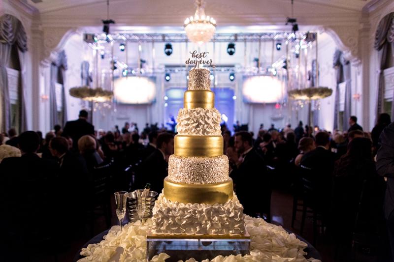 New Year&#039;s Eve Black and Gold Wedding | Every Last Detail