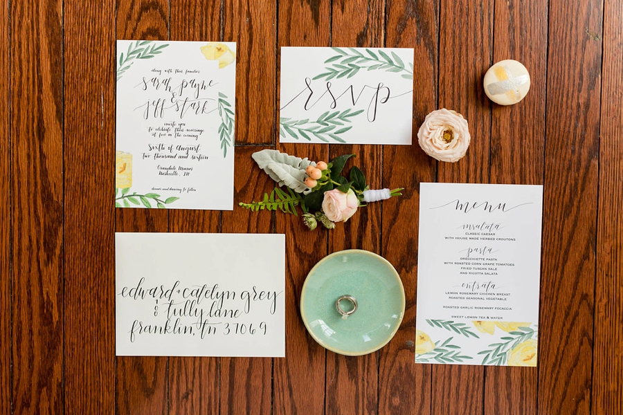 Greenery & Peach Vintage Eclectic Wedding Ideas via TheELD.com