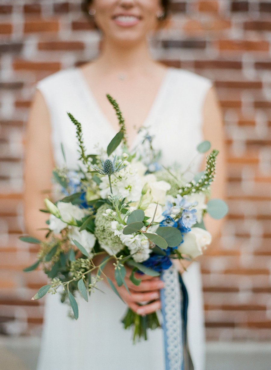 Navy & Teal Geode & Geometric Wedding Ideas via TheELD.com