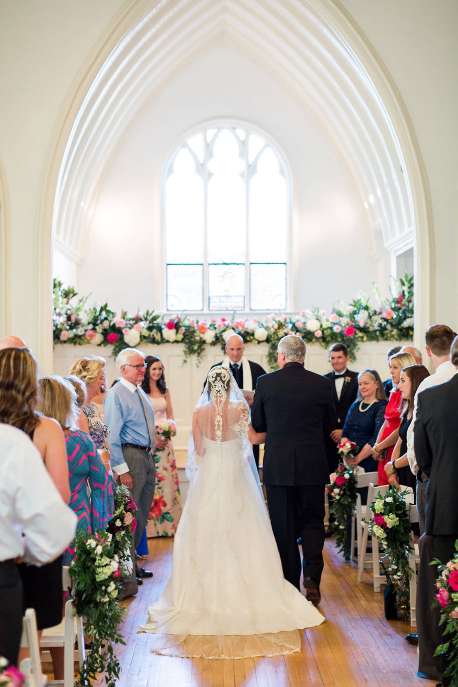 An Elegant Floral Inspired Southern Wedding via TheELD.com