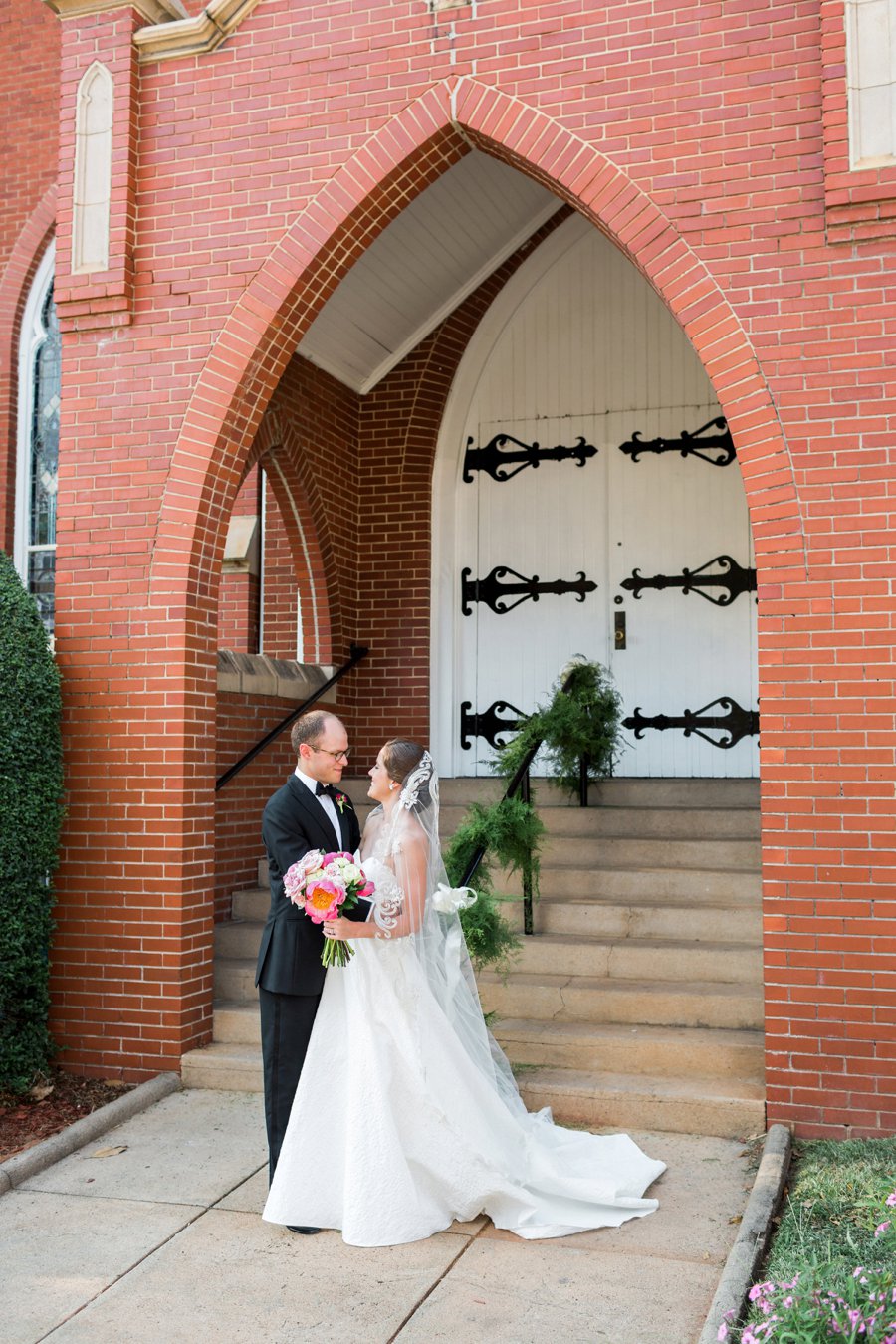 An Elegant Floral Inspired Southern Wedding via TheELD.com