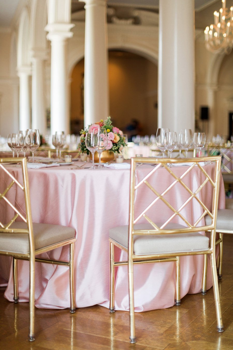 An Elegant Floral Inspired Southern Wedding via TheELD.com