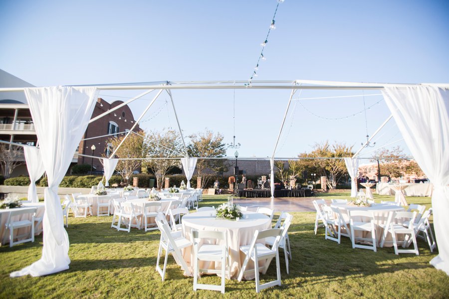 Green & White Elegant Pensacola Wedding via TheELD.com