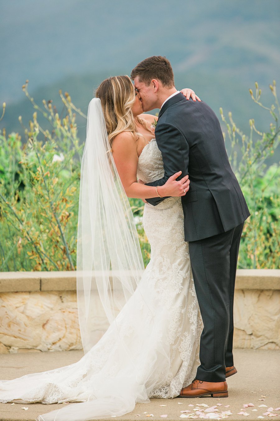 Romantic Blush & Green Big Sur Wedding via TheELD.com