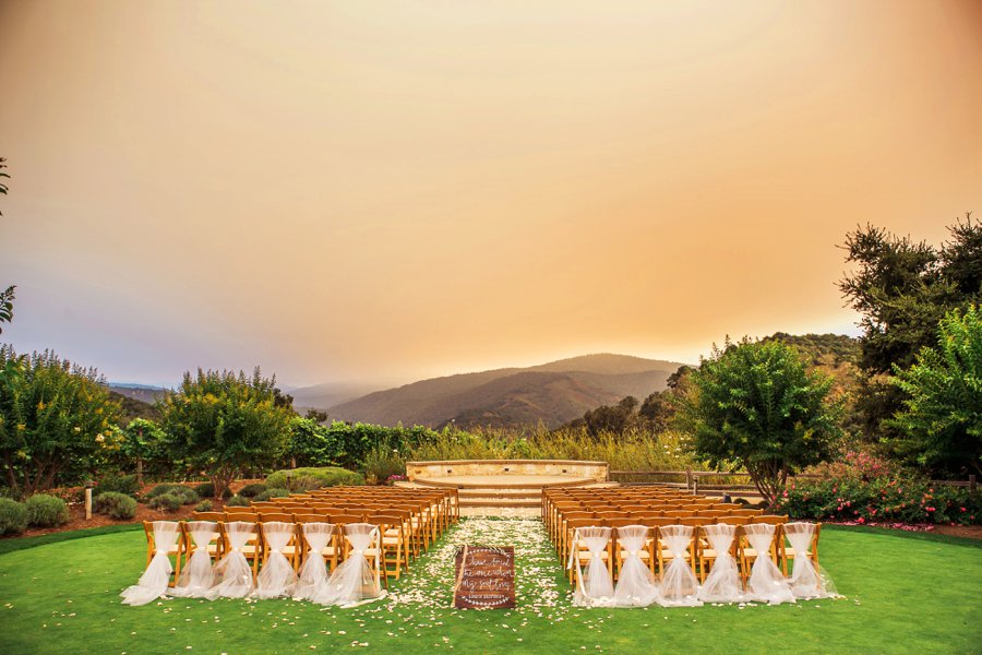 Romantic Blush & Green Big Sur Wedding via TheELD.com