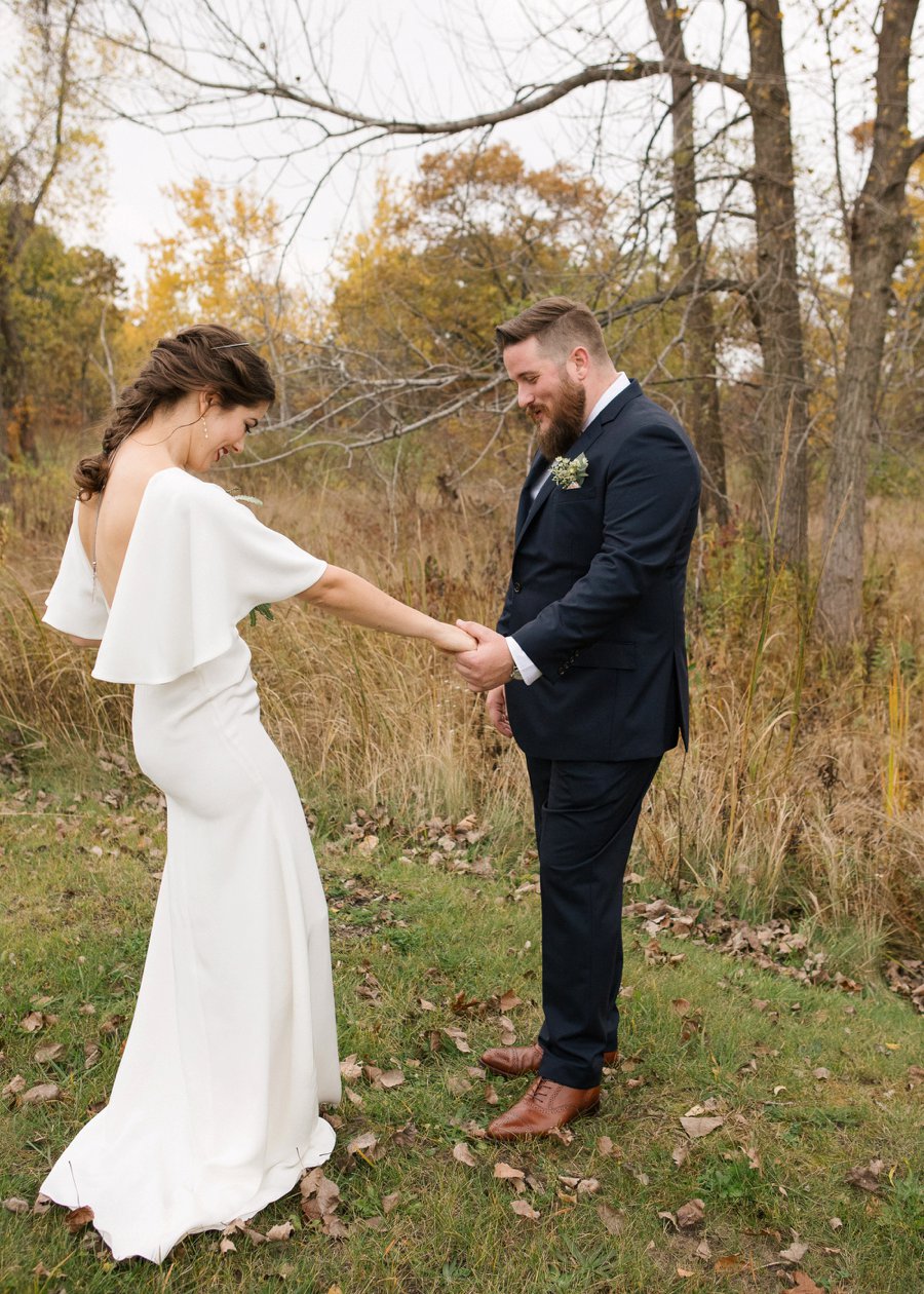 Boho Gray, Blue, & Red Illinois Wedding via TheELD.com