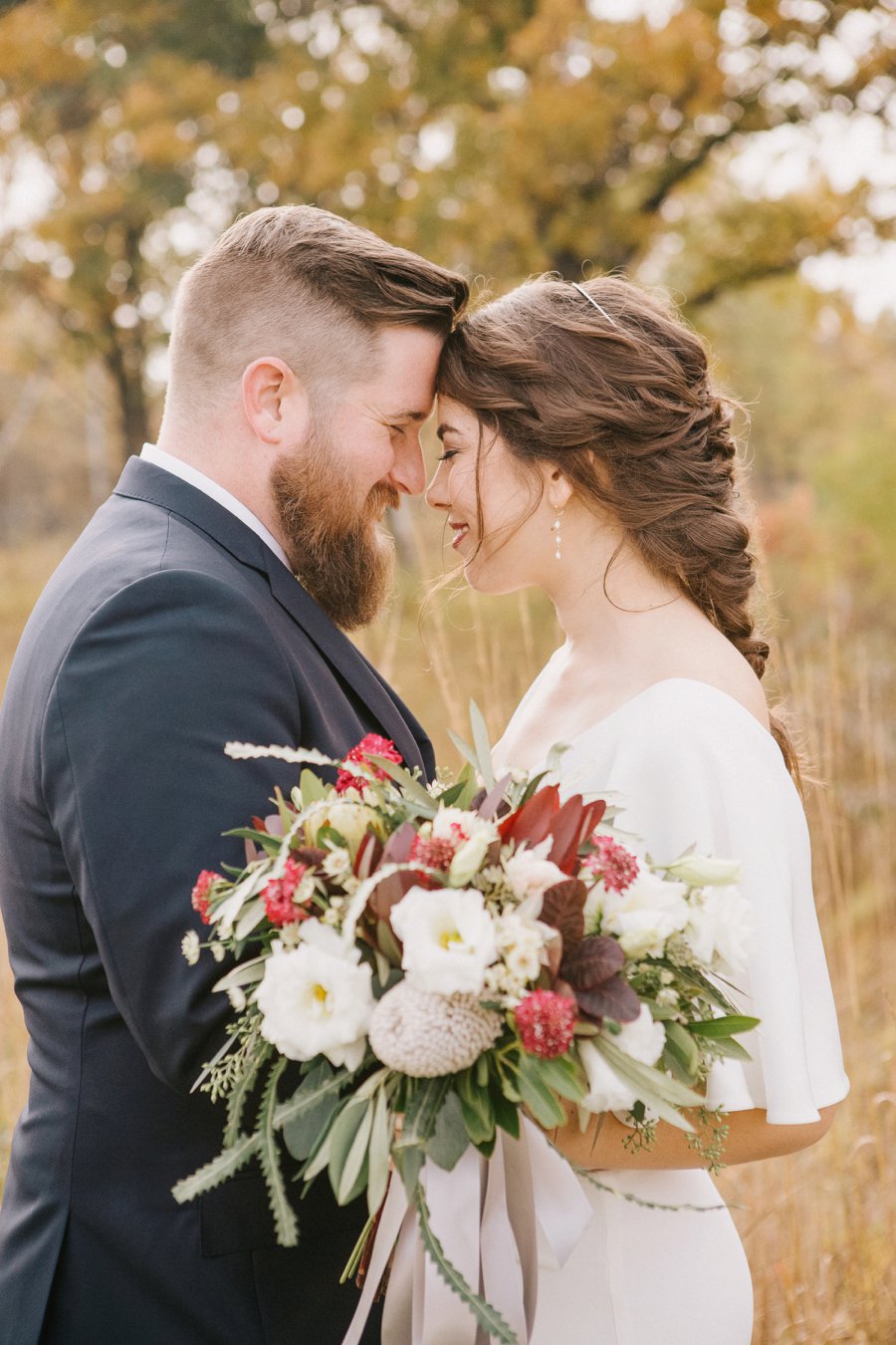 Boho Gray, Blue, & Red Illinois Wedding via TheELD.com