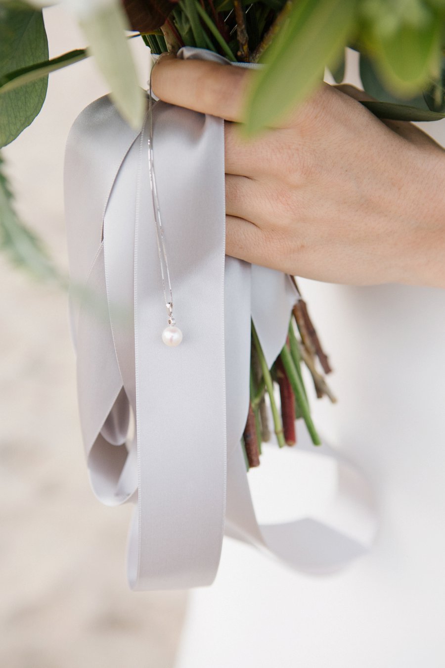 Boho Gray, Blue, & Red Illinois Wedding via TheELD.com